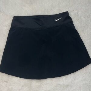 Kids medium Nike black athletic skirt with back pocket and leg pocket